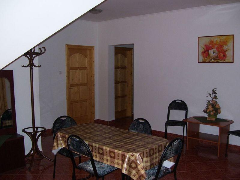 Hubertus Vendeghaz Hotel Parad Exterior photo